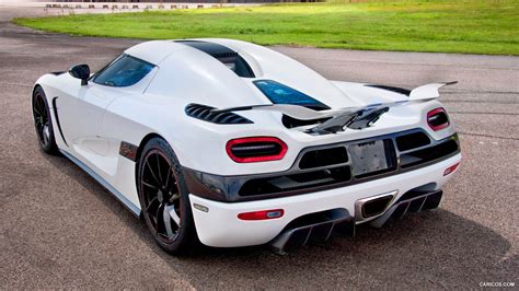 BHOLLYWOOD Y ANGELO: CINEWS: LOS COCHES DE "NEED FOR SPEED"; EL "KOENIGSEGG AGERA R"