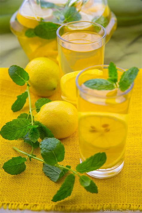 LEMON AND MINT DETOX WATER