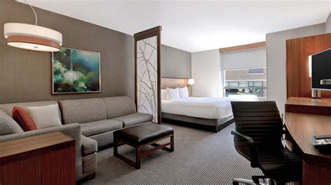 Casual Hotel Rooms near Illinois State University | Hyatt Place ...