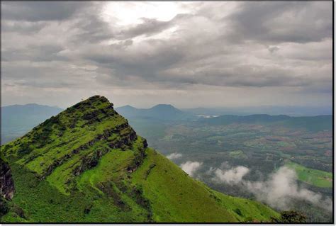 Baba Budangiri Chikmagalur (2023) | Hill, Trek, Temple & Photos