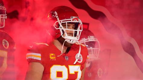 Travis Kelce ties Chiefs record for most consecutive games with a catch