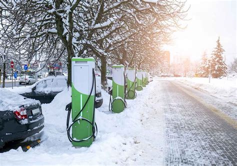 The Arctic cold in the United States turns electric car charging stations into "Tesla Cemeteries"