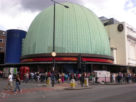 Meet the Stars at Madame Tussauds, London | Well Known Places