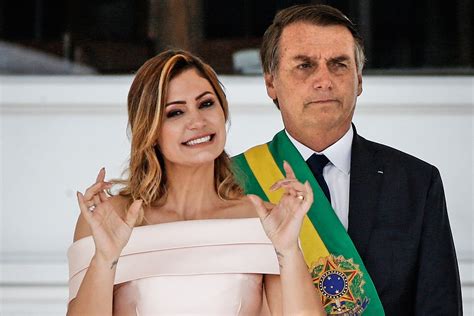 IstoÉ ganha processo contra Michelle Bolsonaro e dama terá que pagar R ...