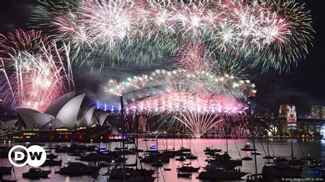 Sydney harbour fireworks to welcome 2016 | News | DW | 31.12.2015