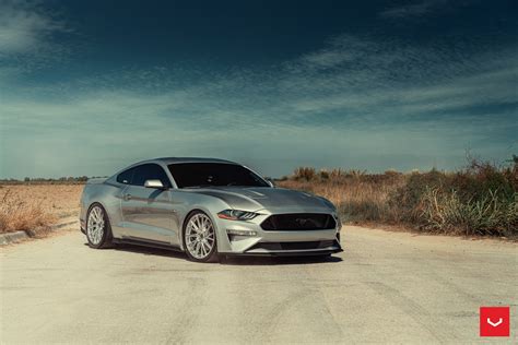 FORD MUSTANG GT - HYBRID FORGED SERIES: HF-4T - Vossen Wheels