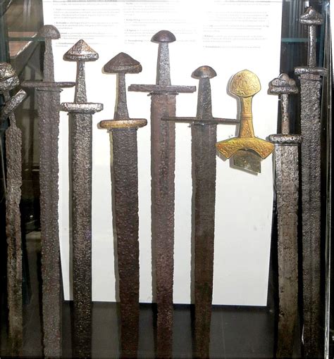 Viking age / Finnish swords | Holzskulptur, Schwert, Wikinger