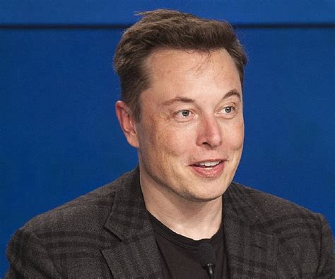 Elon Musk Biography - Facts, Childhood, Family Life & Achievements