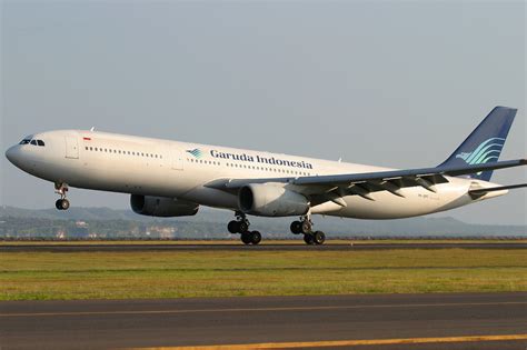 File:Garuda Indonesia Airbus A330-300 Pichugin-4.jpg