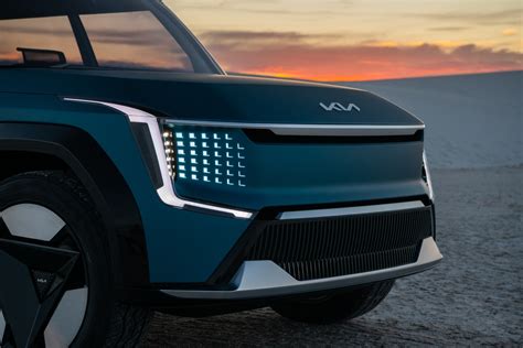 Kia’s EV Plans Now Include a Truck Made in America | Edmunds