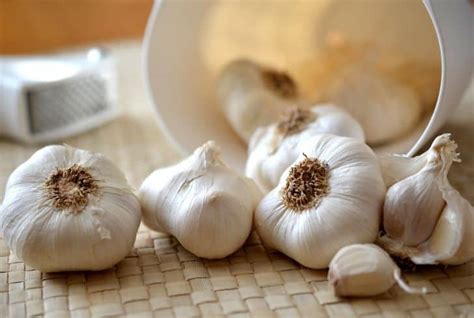 Garlic Juice: 12 Surprising Health Benefits