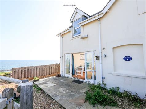 Devon Beachfront Cottages | Seafront with Sea Views