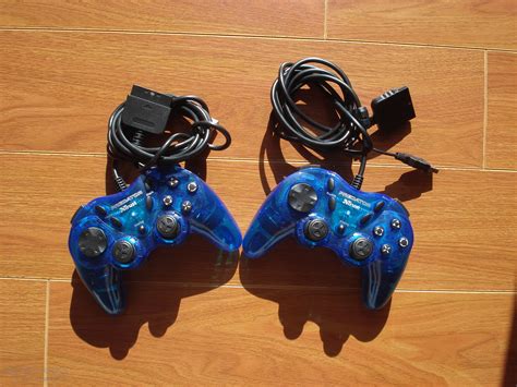 Vand diverse: PS2, controllere PC/PS2/PS3, MB-CPU, frane hidraulice bicicleta!