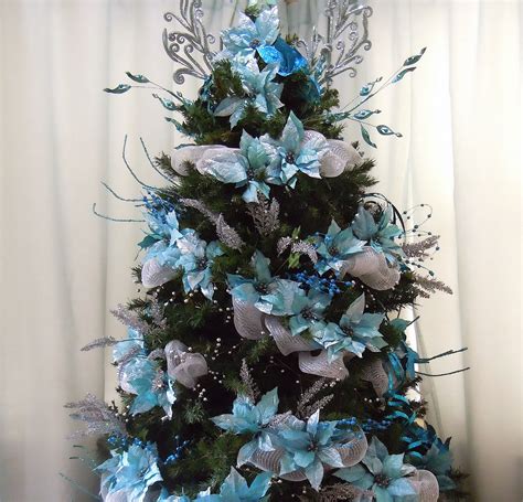 Seasontry: Turquoise and Silver Christmas Tree