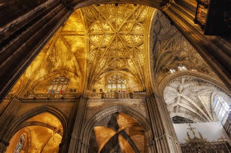 interno cattedrale siviglia - A passeggio dentro il mondo