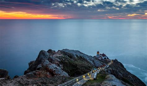 Dusk at Point Reyes Lighthouse, Point Reyes National Seashore, CA [OC] [5439x3157] : SkyPorn