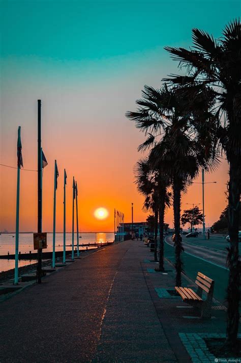 The golden hour - Southend seafront : r/Essex