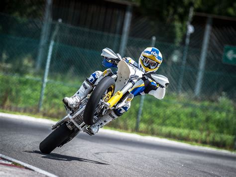 Supermoto Wheelie - Thrashing on the track | Tracker Bikes | Pinterest