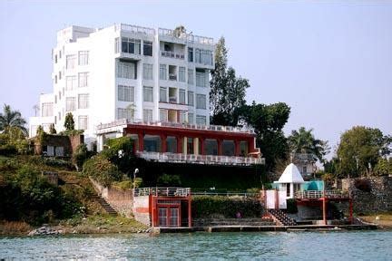 Hotel Ganga Kinare - Rishikesh