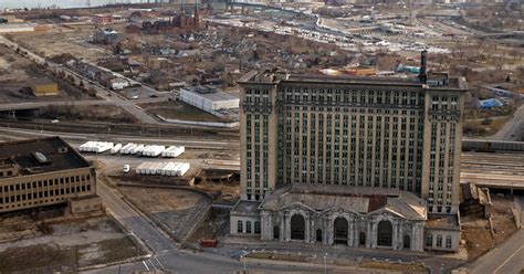 Last train left Detroit depot 27 years ago today | Abandoned detroit, Detroit ruins, Abandoned