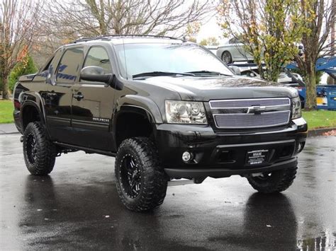 Chevrolet Avalanche Lifted - amazing photo gallery, some information and specifications, as well ...