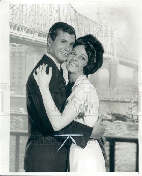 1957 Actors Dwayne Hickman & Leslie Perkins Press Photo - Historic Images