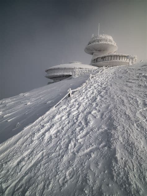 Bartek Sitek on Twitter: "@MickWest Three UFOs spotted on the Śnieżka mountain, Poland https://t ...