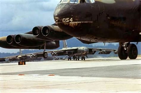 B 52 Ds returning from an Arc Light mission | Strategic air command, B ...