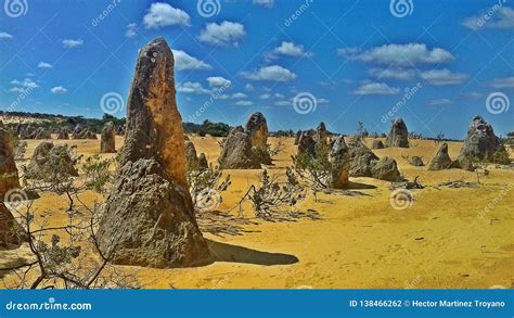 The Pinnacles Desert, Australia Stock Photo - Image of azul, perth: 138466262