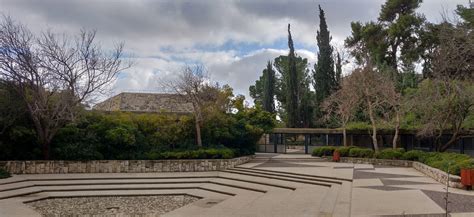 Hebrew University Mount Scopus campus walk : Jerusalem Israel | Visions of Travel