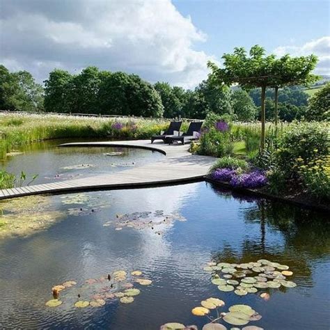 25 Serene Lake House Landscaping Ideas To Blend With Nature