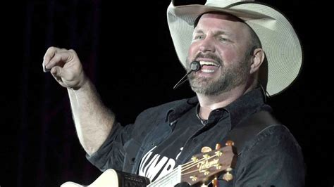 Garth Brooks' New Bar Will Serve Bud Light Despite Boycott - Got Music Talent