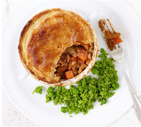 Minced beef pie recipe | BBC Good Food