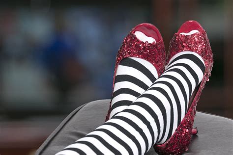 Minnesota man expected to plead guilty to 2005 theft of ruby slippers used in "Wizard of Oz ...