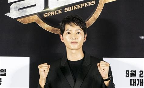 Song Joong Ki Shares Thoughts on New Film "Space Sweepers" + Reunites ...