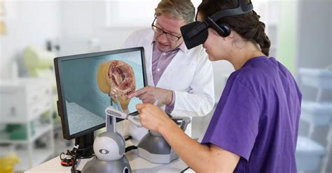 Surgical training system lets students feel what they're virtually doing