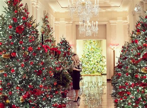 First Lady Melania Trump Unveils the 2020 White House Christmas Décor ...