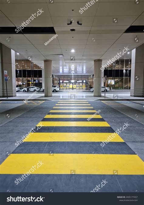 8 King Fahd International Airport Images, Stock Photos & Vectors ...