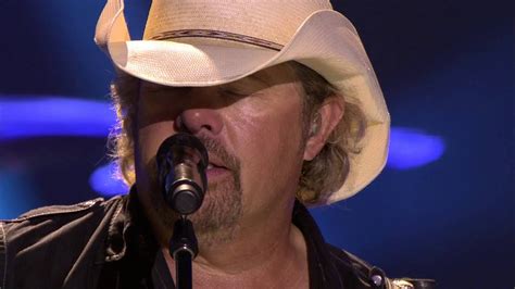 Toby Keith - Should've Been A Cowboy (Live on SoundStage - OFFICIAL) Chords - Chordify