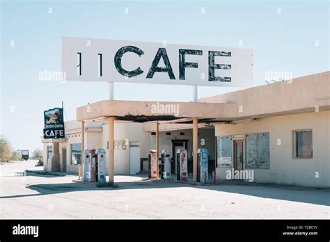 Abandoned cafe and gas station in Desert Center, California Stock Photo - Alamy