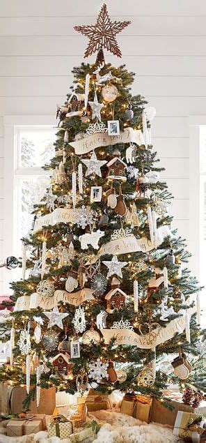 20+ Rustic Christmas Tree Decorating Ideas