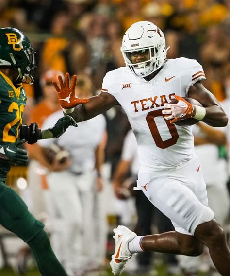 Texas football team beats Baylor to open its Big 12 schedule