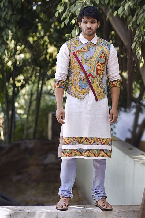 Exploring Traditional Gujarat Dresses To Know Gujarat Better