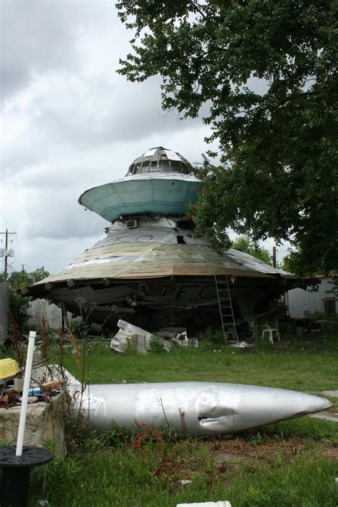 The Carpetbagger: South Carolina's UFO Welcome Center