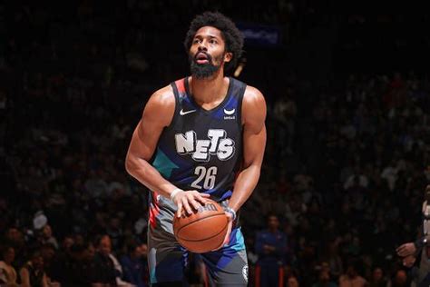 How long is Spencer Dinwiddie contract?