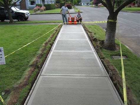 How to Pour a Concrete Sidewalk