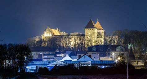 Castle winters - W_M | PRZEGLĄD TURYSTYCZNY