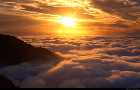 Sunset above clouds | Sun and clouds, Sunrise pictures, Above the clouds