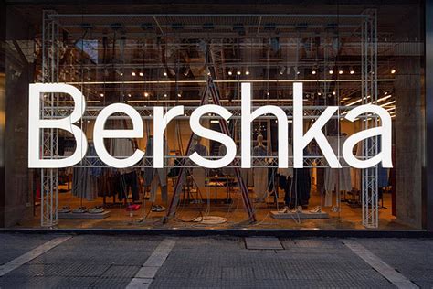 Bershka Logo Background Images, HD Pictures and Wallpaper For Free Download | Pngtree