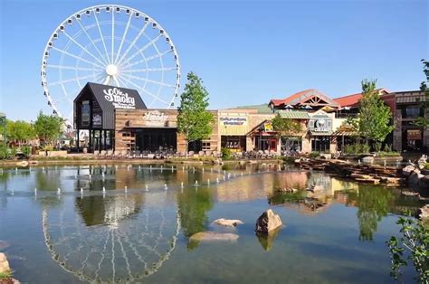 7 Wonderful Places to Go Shopping in Pigeon Forge TN and Gatlinburg TN